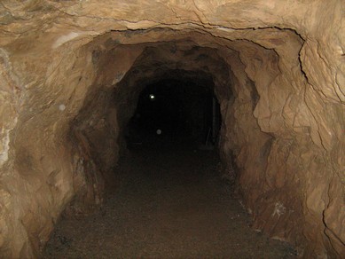miniera di San Giovanni: una delle gallerie di accesso alla Grotta Santa Barbara