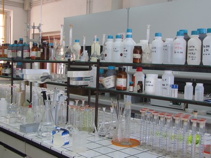 Laboratorio chimico: Sala analisi sita al primo piano
