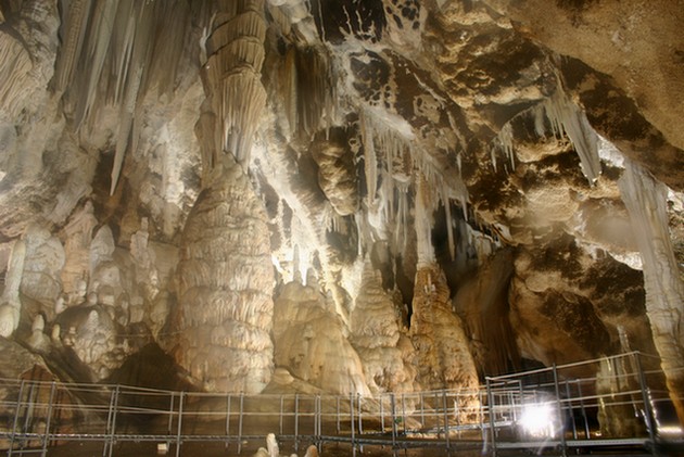 interno della grotta Santa Barbara